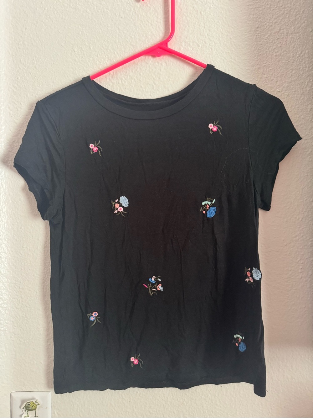 Black Floral Embroidered Short-Sleeve Women’s Tee